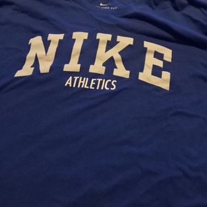Size large long sleeve nike tshirt